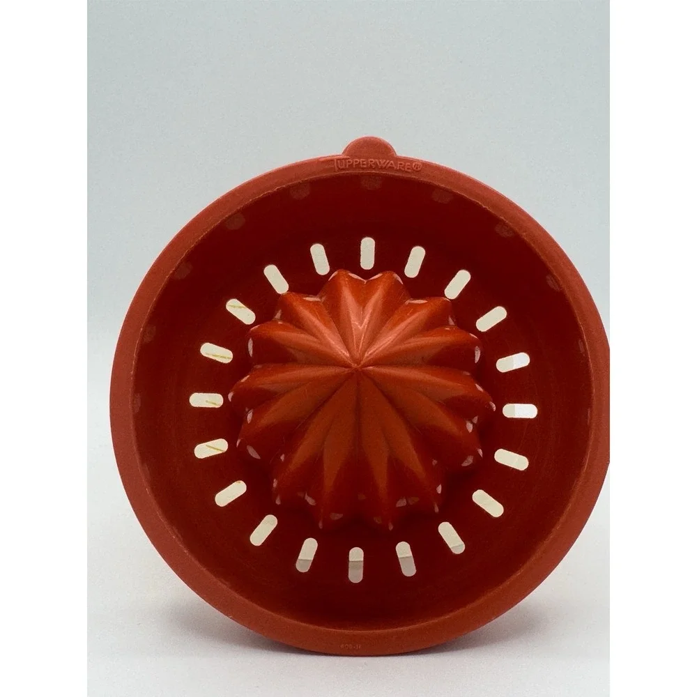 Vtg 16oz. Tupperware Citrus Juicer Top 409-7 & Measuring Container Bottom 1493-6